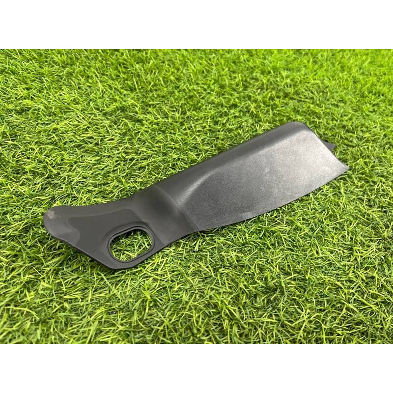 Накладка заднього ліхтаря (кузов і елементи) AUDI A8 D4 2011 4,2 4H0945256A