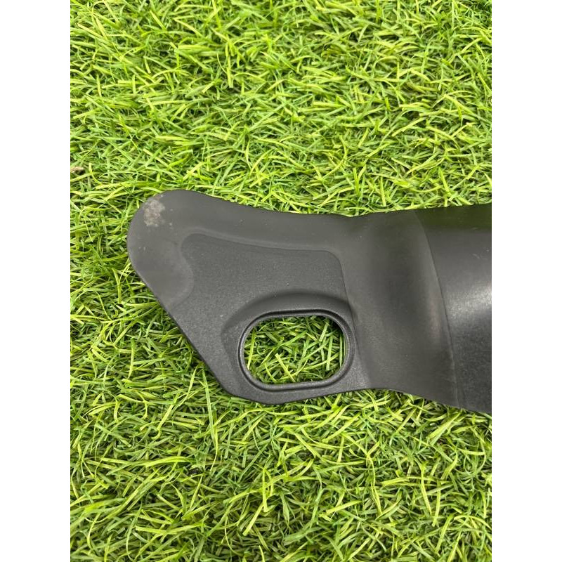 Накладка заднього ліхтаря (кузов і елементи) AUDI A8 D4 2011 4,2 4H0945256A