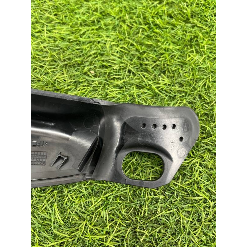 Накладка заднього ліхтаря (кузов і елементи) AUDI A8 D4 2011 4,2 4H0945256A