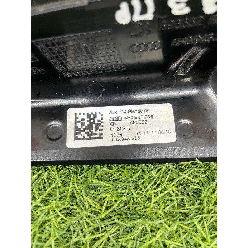 Накладка заднього ліхтаря (кузов і елементи) AUDI A8 D4 2011 4,2 4H0945256A