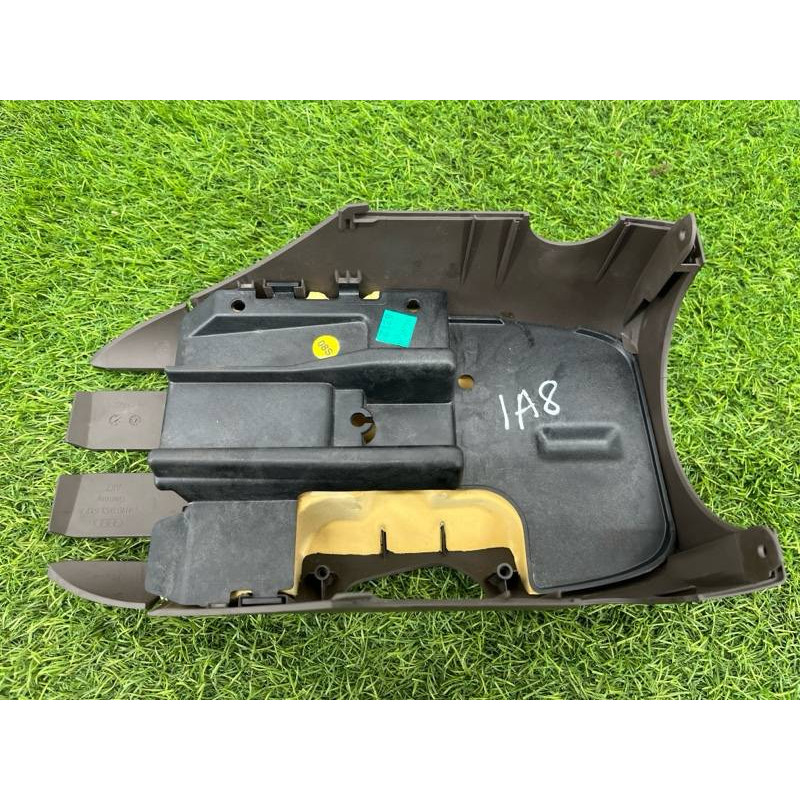 Кожух рулевой колонки нижний (салон) AUDI A8 D4 2011 4,2 4H0953512ABD6