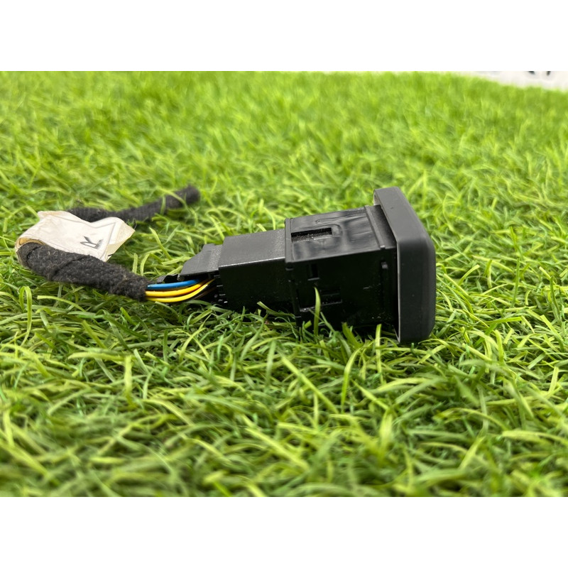 Кнопка подогрева сиденья (электрика / кнопки) AUDI A8 D4 2011 4,2 4H0963564A5PR