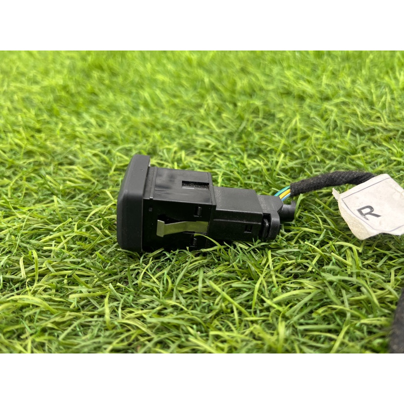 Кнопка подогрева сиденья (электрика / кнопки) AUDI A8 D4 2011 4,2 4H0963564A5PR