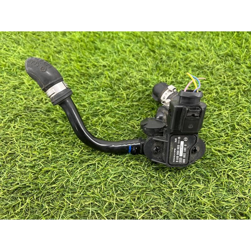 Трубка вакуумного усилителя тормозов (тормозная система) AUDI A8 D4 2011 4,2 4H1611931B