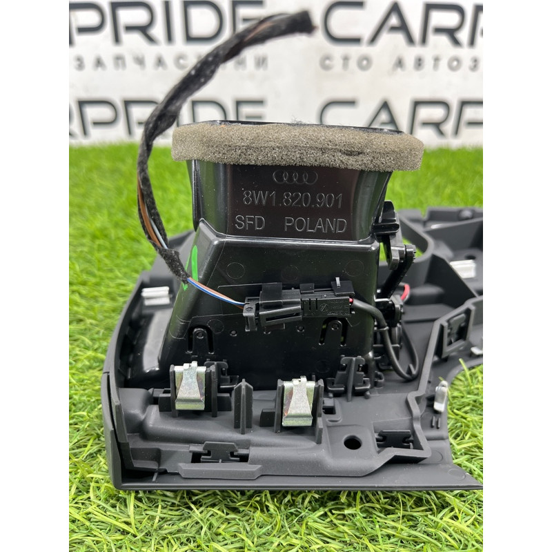 Дефлектор повітроводу (салон) Audi A5 F5 2019 2.0 TFSI 8W1820901B6PS