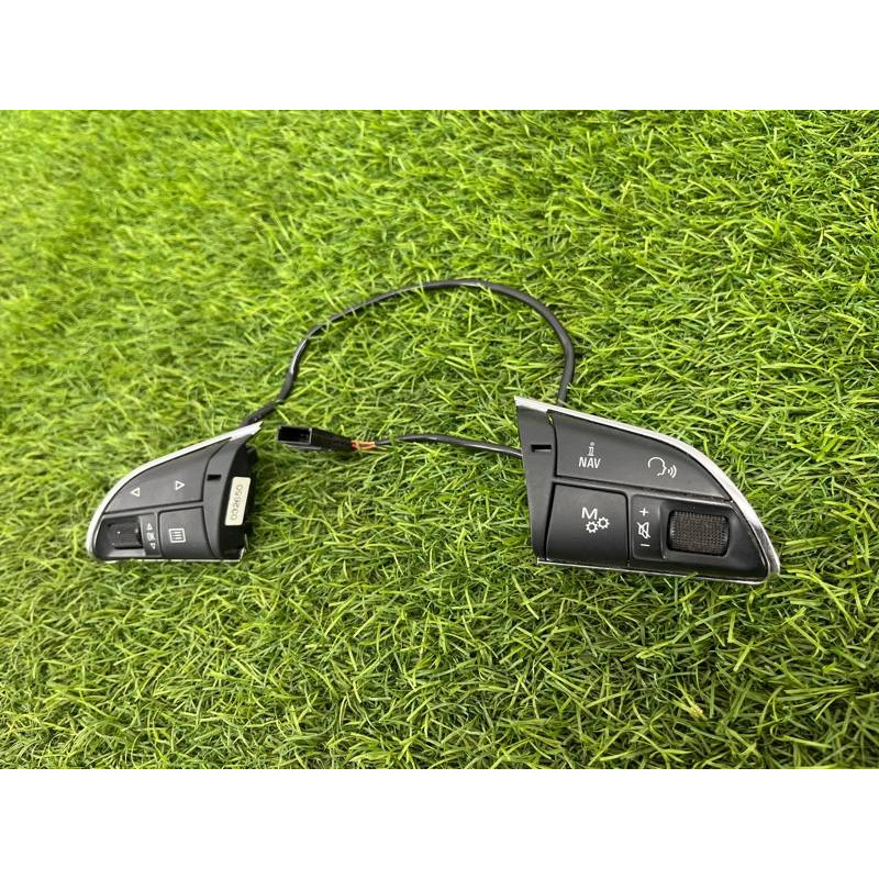 Кнопки руля (электрика / кнопки) AUDI A8 D4 2011 4,2 4H0951523BXHA