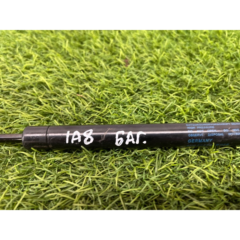 Амортизатор багажника (кузов і елементи) AUDI A8 D4 2011 4,2 4H0827551B