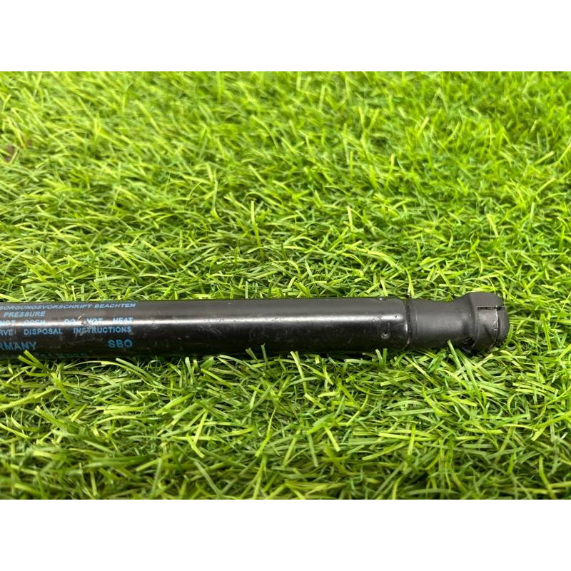 Амортизатор багажника (кузов і елементи) AUDI A8 D4 2011 4,2 4H0827551B