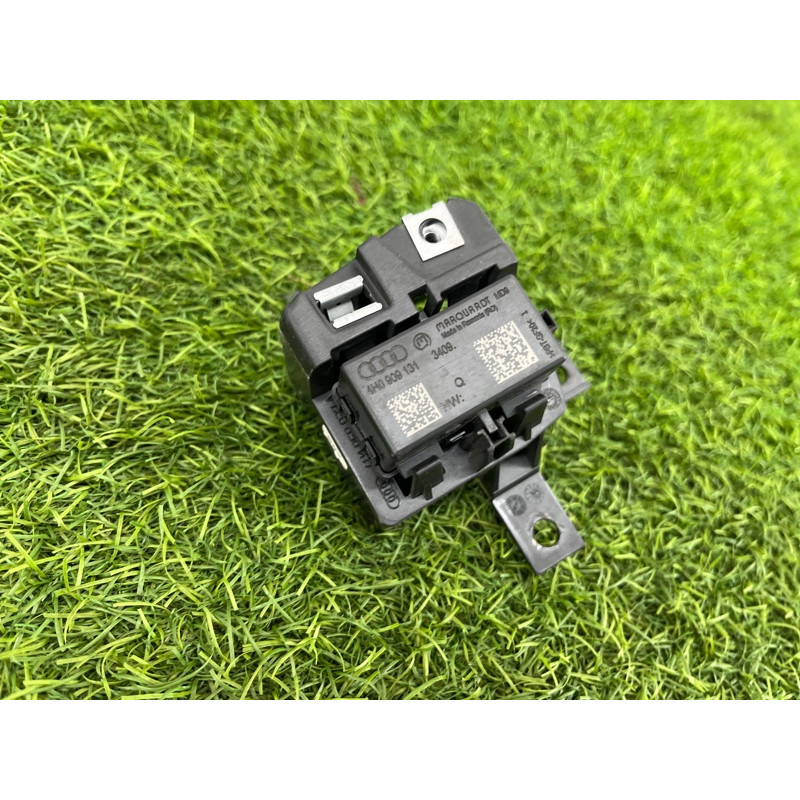 Реле (электрика) AUDI A8 D4 2011 4,2 4h0909131