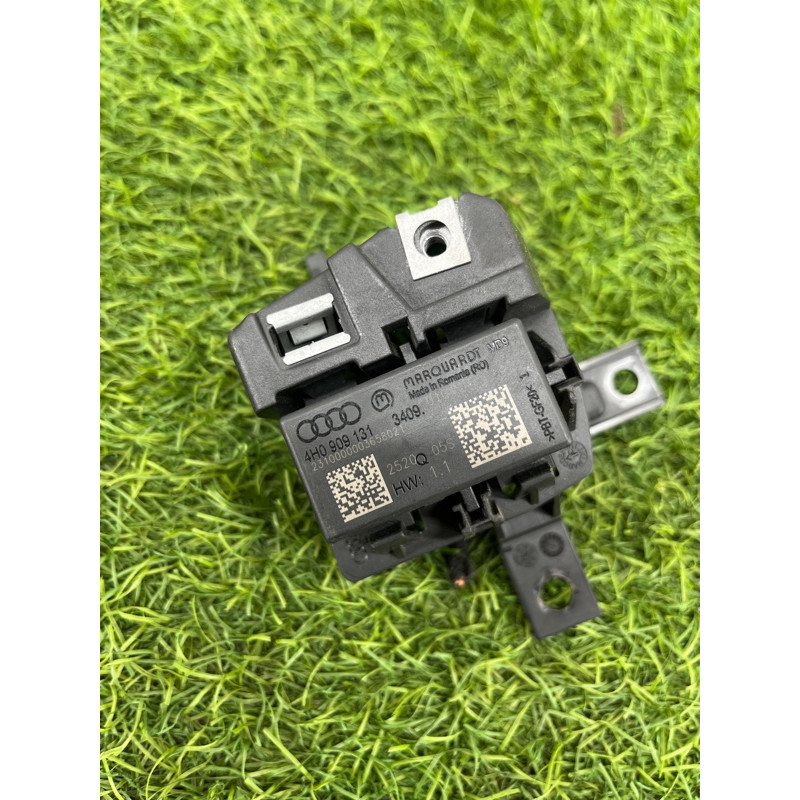 Реле (электрика) AUDI A8 D4 2011 4,2 4h0909131