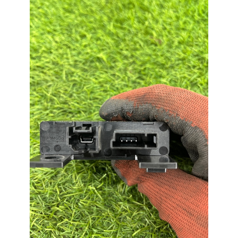 Блок управления usb интерфейсом (электрика / блок управления) FORD ESCAPE MK4 2020 1.5 LJ6Z19A387AB