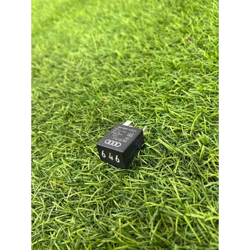 Реле (электрика) AUDI A8 D4 2011 4,2 4H0951253C