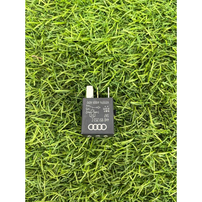 Реле (электрика) AUDI A8 D4 2011 4,2 4H0951253C