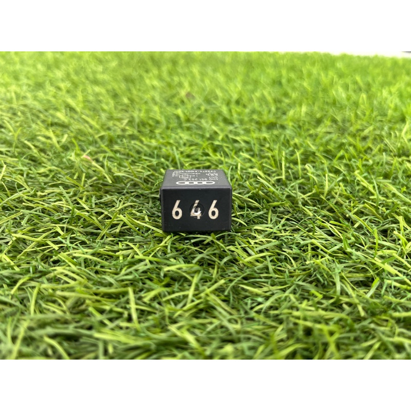 Реле (электрика) AUDI A8 D4 2011 4,2 4H0951253C