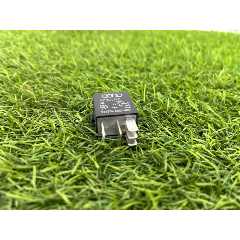 Реле (электрика) AUDI A8 D4 2011 4,2 4H0951253C