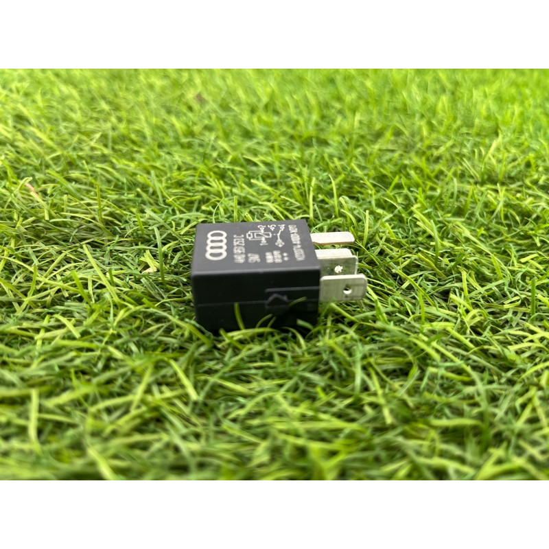 Реле (электрика) AUDI A8 D4 2011 4,2 4H0951253C