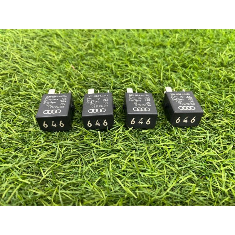 Реле (электрика) AUDI A8 D4 2011 4,2 4H0951253C