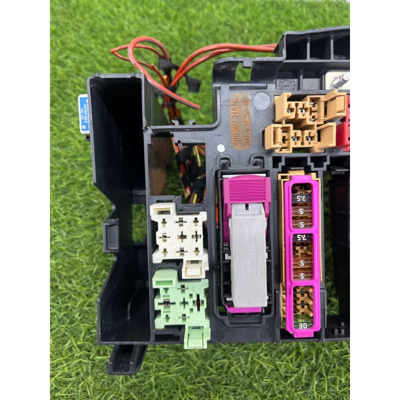 Блок предохранителей (электрика) AUDI A8 D4 2011 4,2 4H0907101B