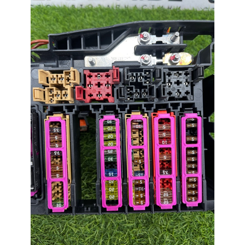 Блок предохранителей (электрика) AUDI A8 D4 2011 4,2 4H0907101B