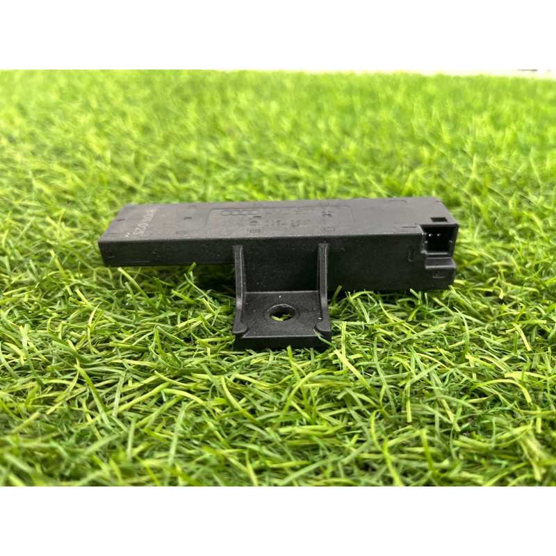 Антенна бесключевого доступа (электрика) Audi A5 F5 2019 2.0 TFSI 4M0907247