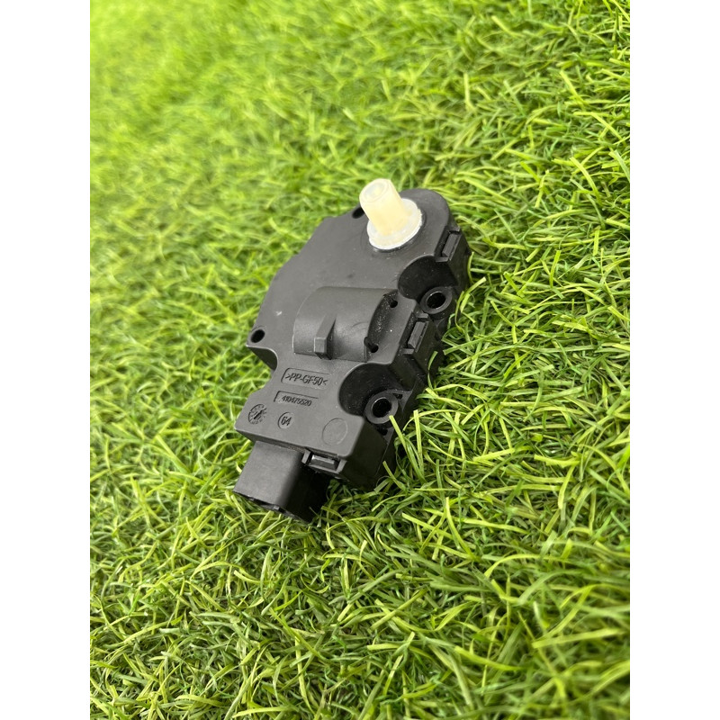 Привод заслонки отопителя (отопление и кондиционирование) Audi Q5 8R 2012 3.2 CALB 8K0820511C