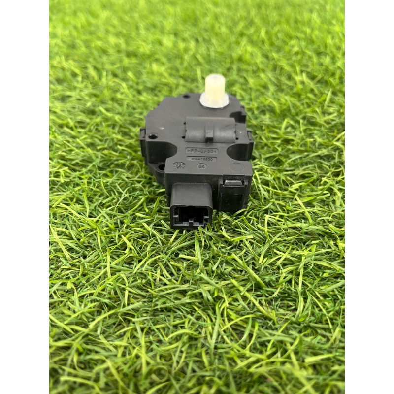 Привод заслонки отопителя (отопление и кондиционирование) Audi Q5 8R 2012 3.2 CALB 8K0820511C