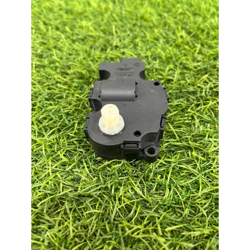 Привод заслонки отопителя (отопление и кондиционирование) Audi Q5 8R 2012 3.2 CALB 8K0820511C