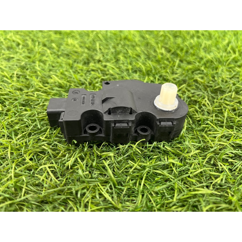 Привод заслонки отопителя (отопление и кондиционирование) Audi Q5 8R 2012 3.2 CALB 8K0820511C