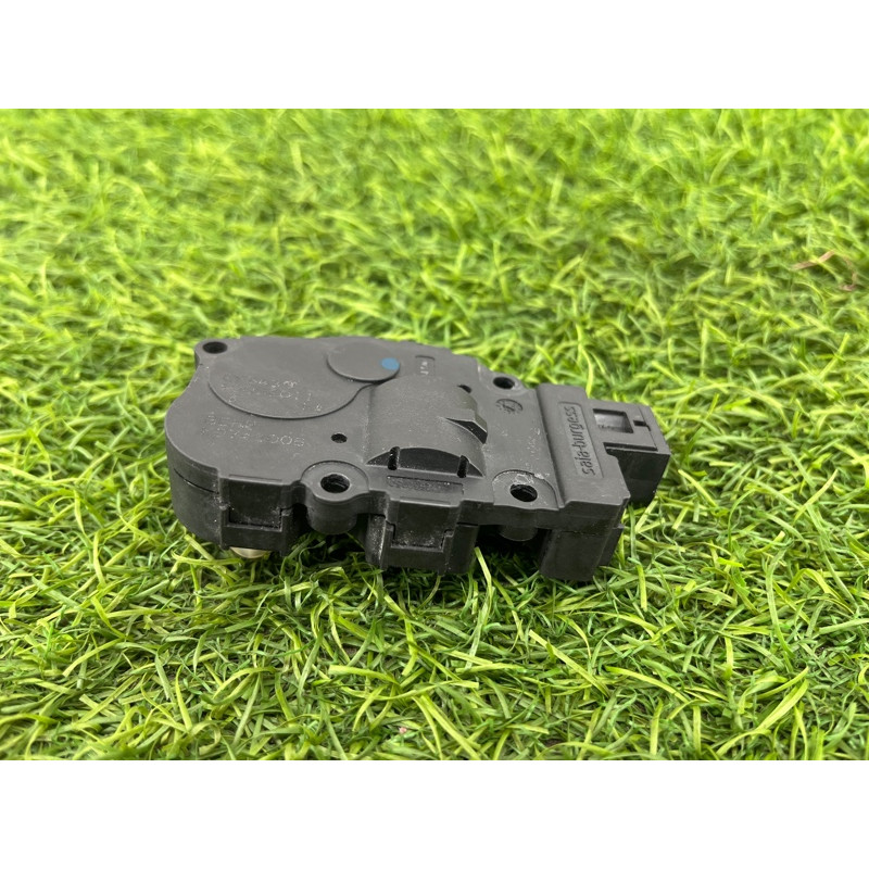 Привод заслонки отопителя (отопление и кондиционирование) Audi Q5 8R 2012 3.2 CALB 8K0820511C