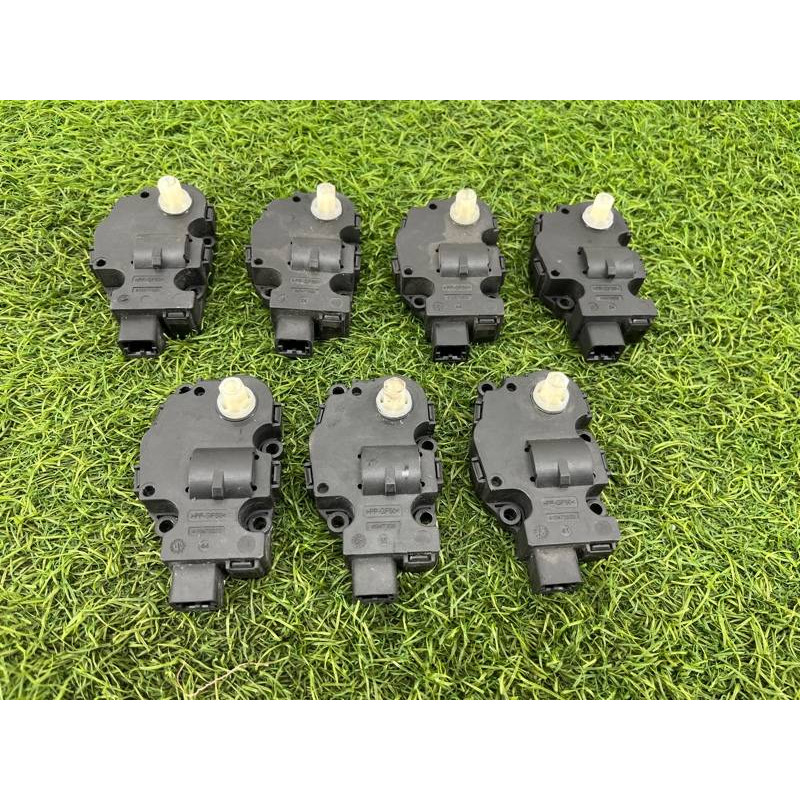 Привод заслонки отопителя (отопление и кондиционирование) Audi Q5 8R 2012 3.2 CALB 8K0820511C