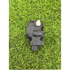 Привод заслонки отопителя