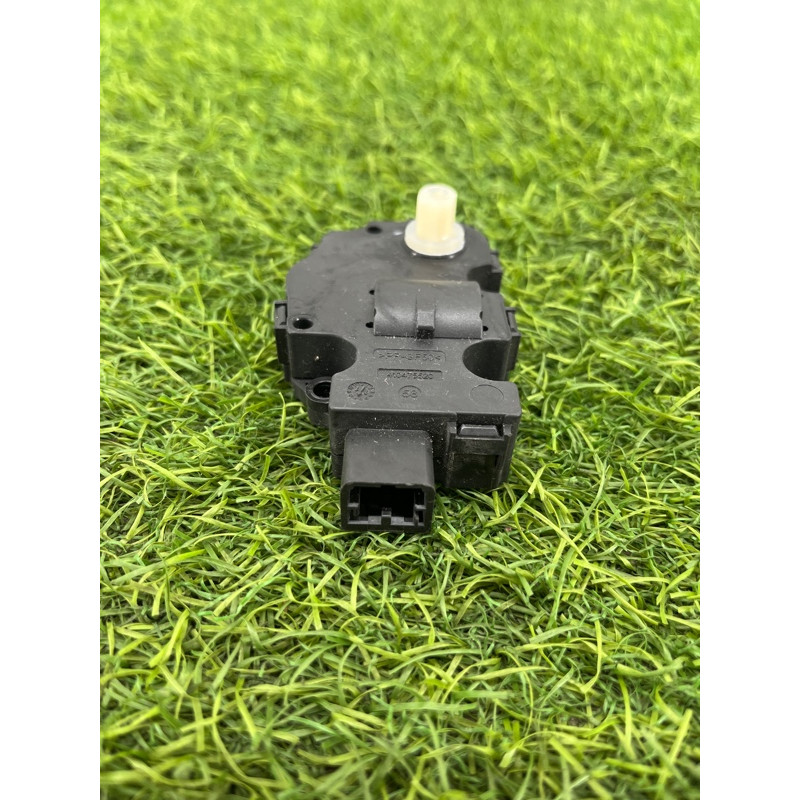 Привод заслонки отопителя (отопление и кондиционирование) Audi Q5 8R 2012 3.2 CALB 8K0820511C