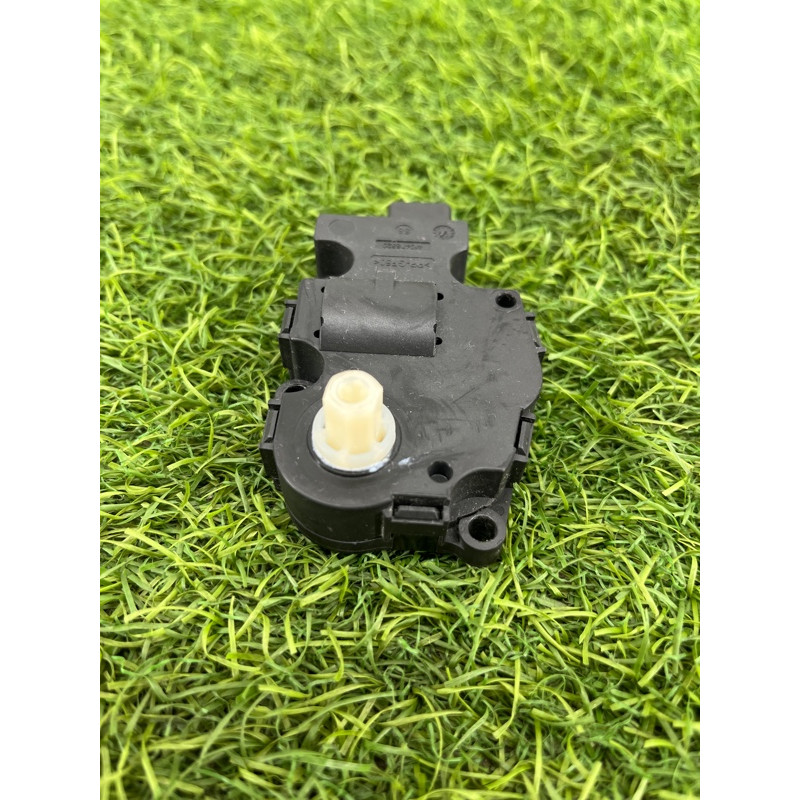 Привод заслонки отопителя (отопление и кондиционирование) Audi Q5 8R 2012 3.2 CALB 8K0820511C