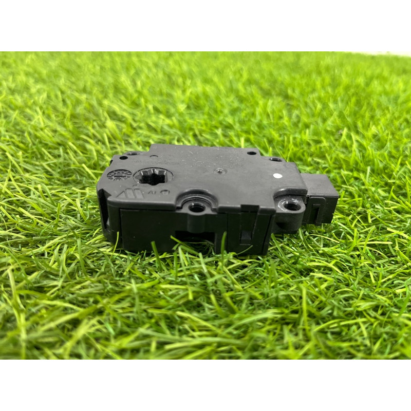 Привод заслонки отопителя (отопление и кондиционирование) AUDI A8 D4 2011 4,2 4H0820511E