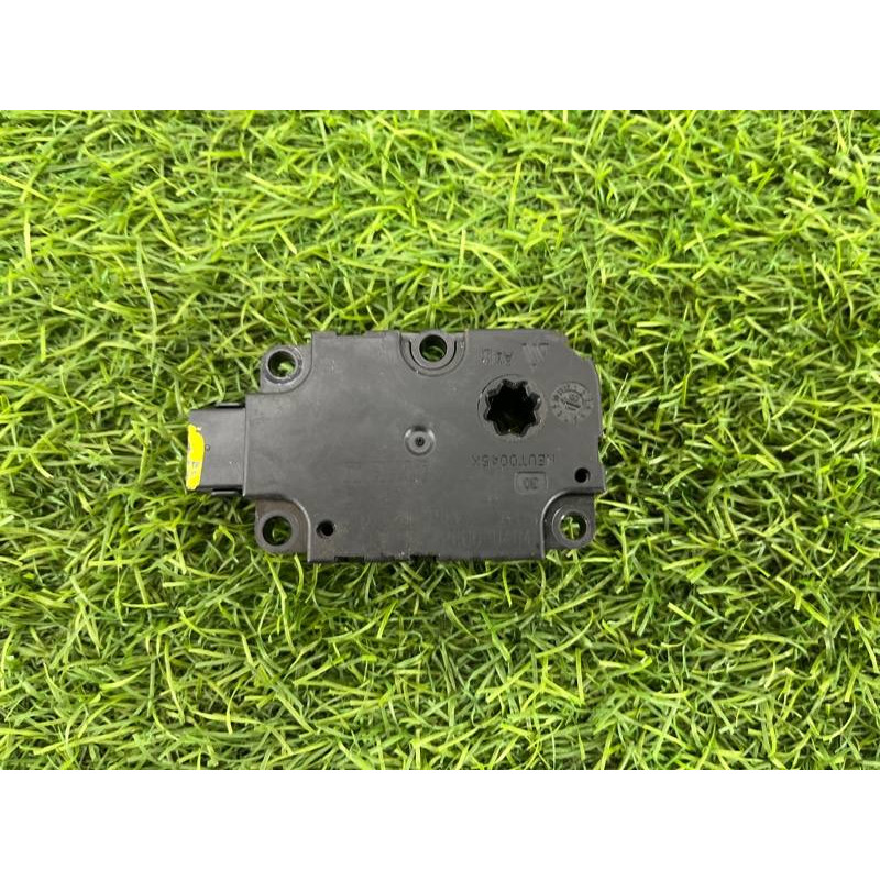 Привод заслонки отопителя (отопление и кондиционирование) Audi A5 F5 2019 2.0 TFSI 4M0820511