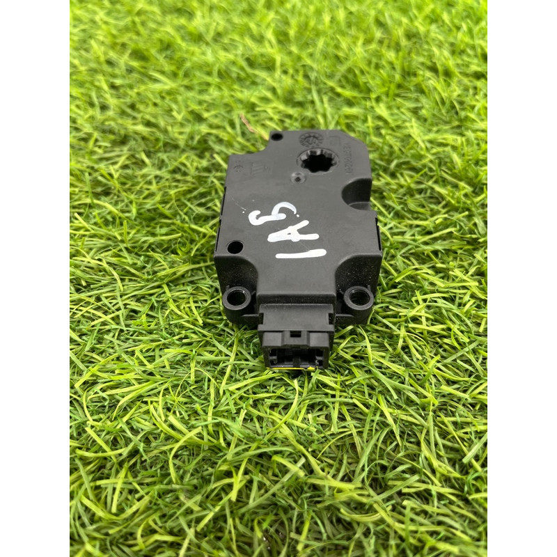 Привод заслонки отопителя (отопление и кондиционирование) Audi A5 F5 2019 2.0 TFSI 4M0820511