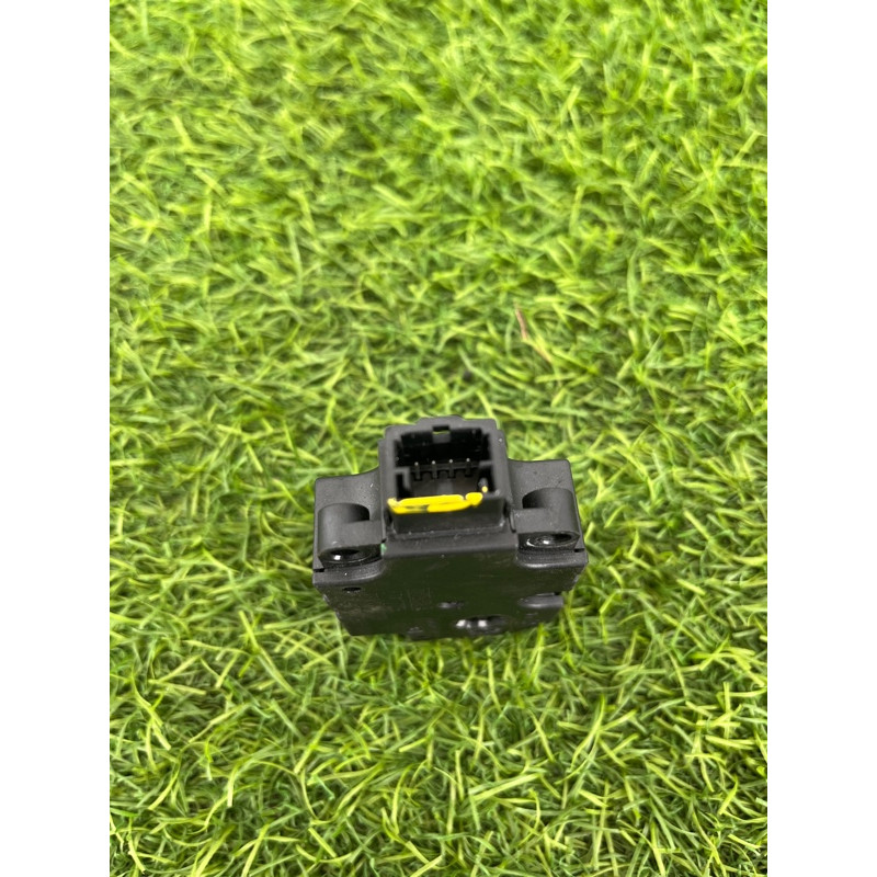 Привод заслонки отопителя (отопление и кондиционирование) Audi A5 F5 2019 2.0 TFSI 4M0820511