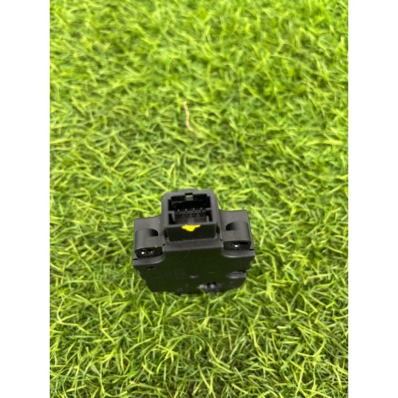 Привод заслонки отопителя (отопление и кондиционирование) AUDI A4 B9 2017 2.0L 4M0820511