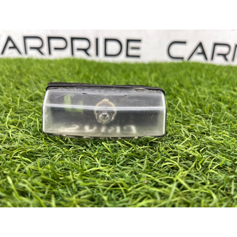 Плафон подсветки номера (оптика) Toyota Prius NHW20 8127053010