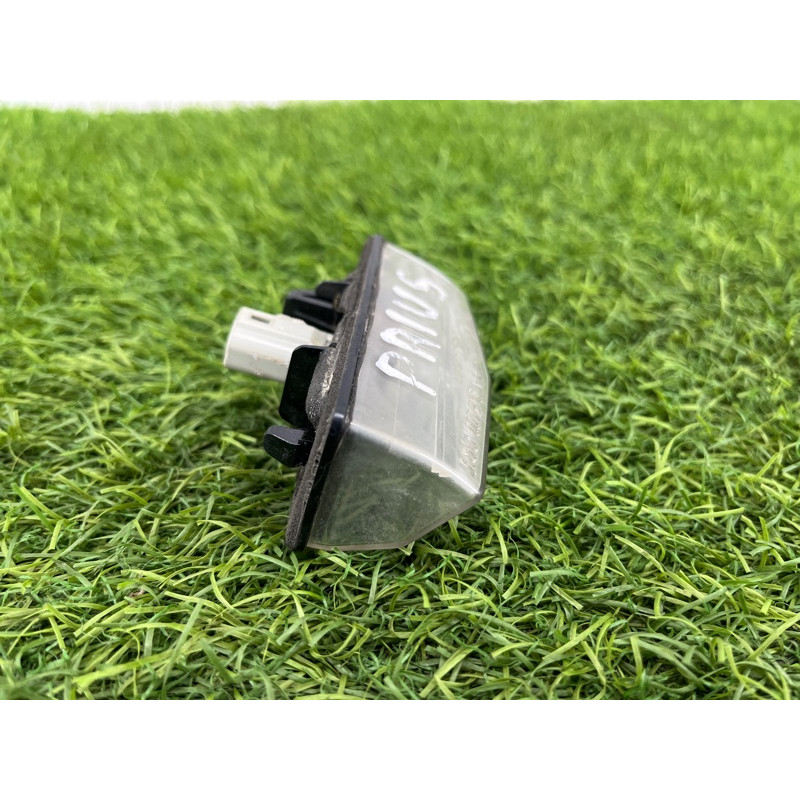 Плафон подсветки номера (оптика) Toyota Prius NHW20 8127053010