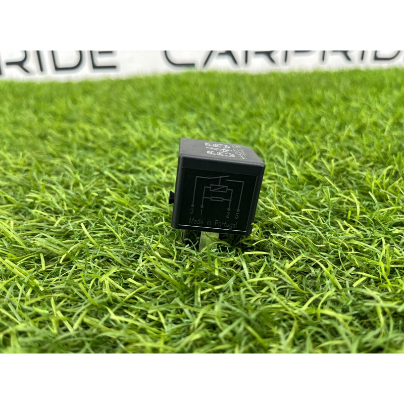 Реле (электрика) AUDI A4 B9 2017 2.0L 4H0951253A