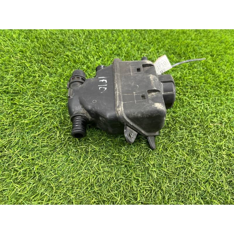 Бачок расширительный (система охлаждения) BMW 5-series F10 2013 N63B44 17137632212