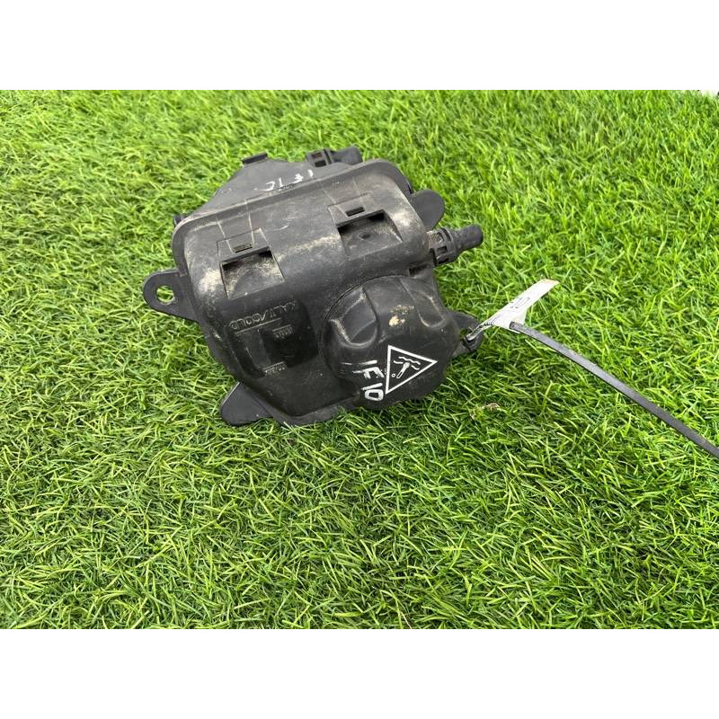 Бачок расширительный (система охлаждения) BMW 5-series F10 2013 N63B44 17137632212