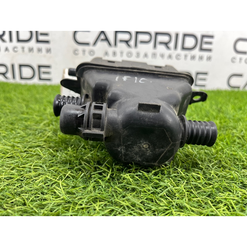 Бачок расширительный (система охлаждения) BMW 5-series F10 2013 N63B44 17137632212