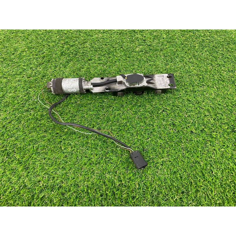 Привод замка багажника (электрика) BMW 7-series E38 67 33 8 352 202