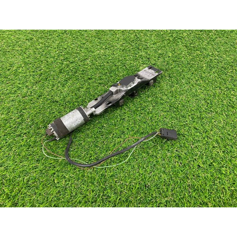 Привод замка багажника (электрика) BMW 7-series E38 67 33 8 352 202