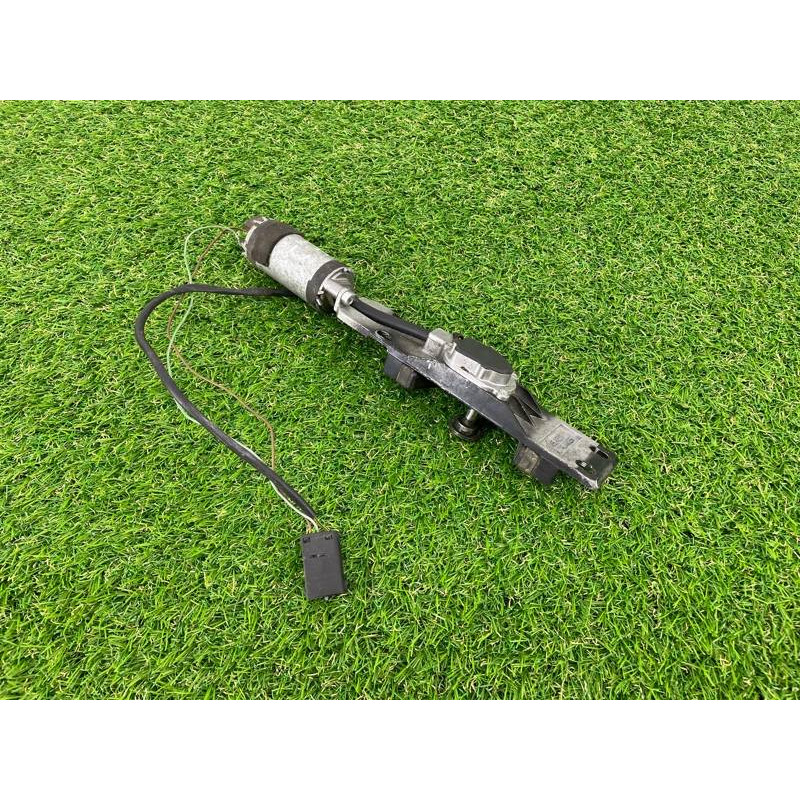 Привод замка багажника (электрика) BMW 7-series E38 67 33 8 352 202