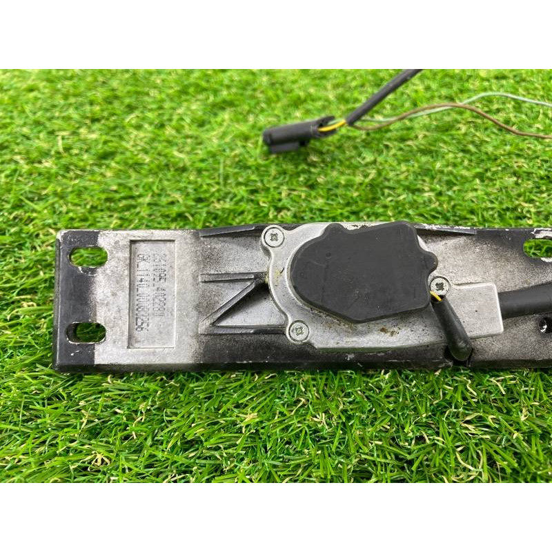 Привод замка багажника (электрика) BMW 7-series E38 67 33 8 352 202