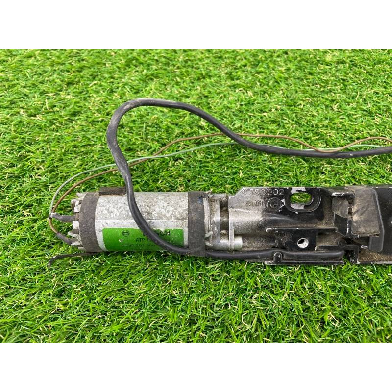 Привод замка багажника (электрика) BMW 7-series E38 67 33 8 352 202