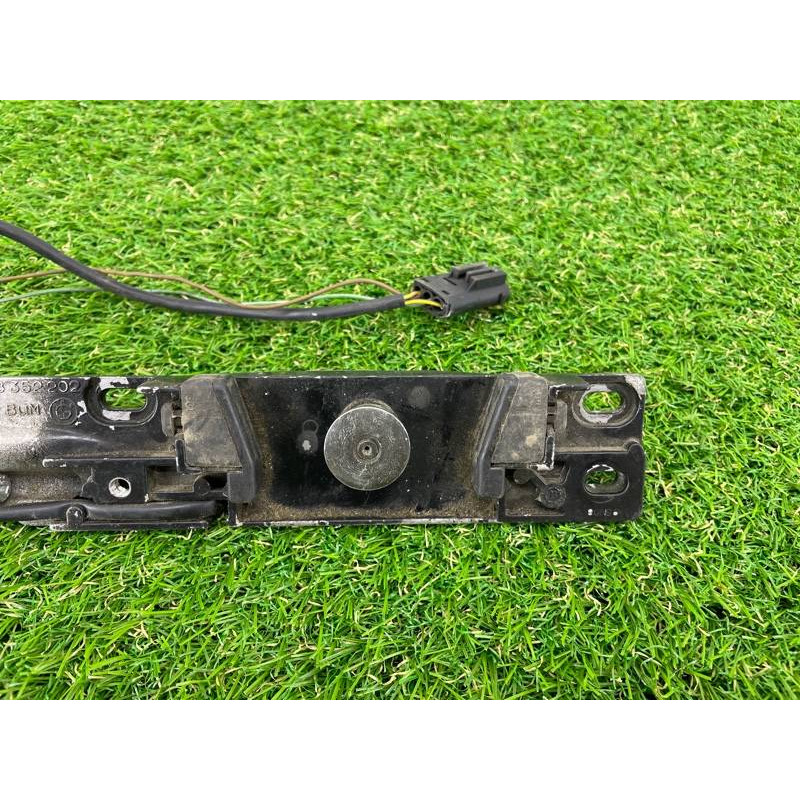 Привод замка багажника (электрика) BMW 7-series E38 67 33 8 352 202
